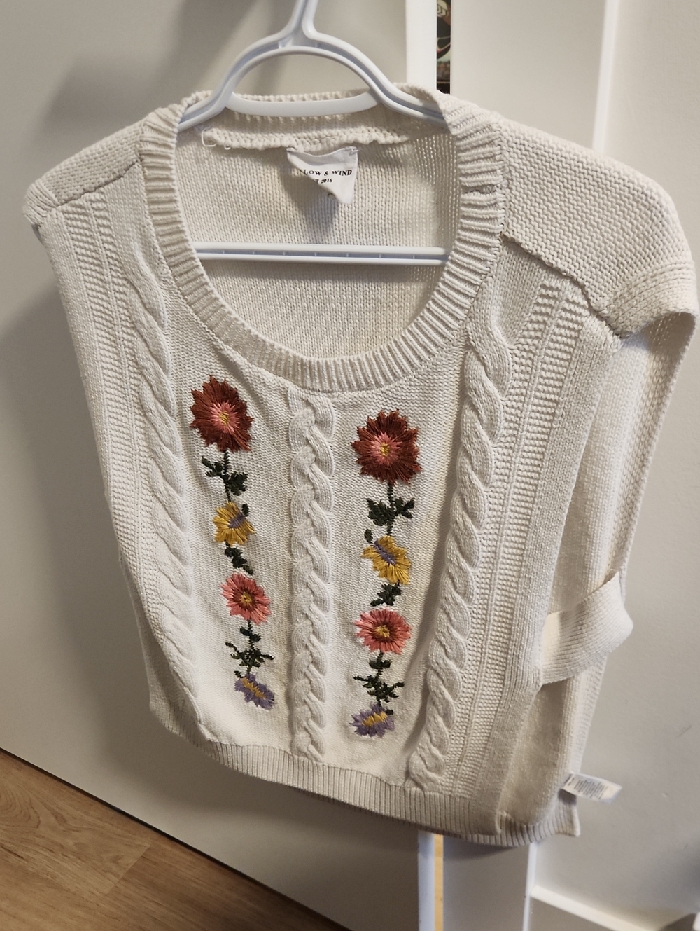 Willow & Wind Cream Cable-Knit Floral Embroidered Youth Sweater Vest